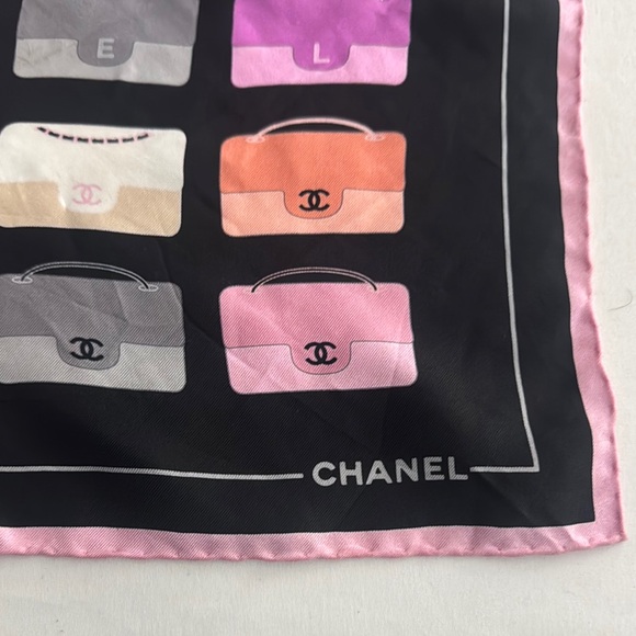 CHANEL Black and Pink Geometric Blanket - Picture 3 of 4